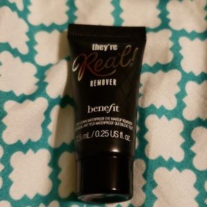 They're Real! Benefit make up remover-travel size
